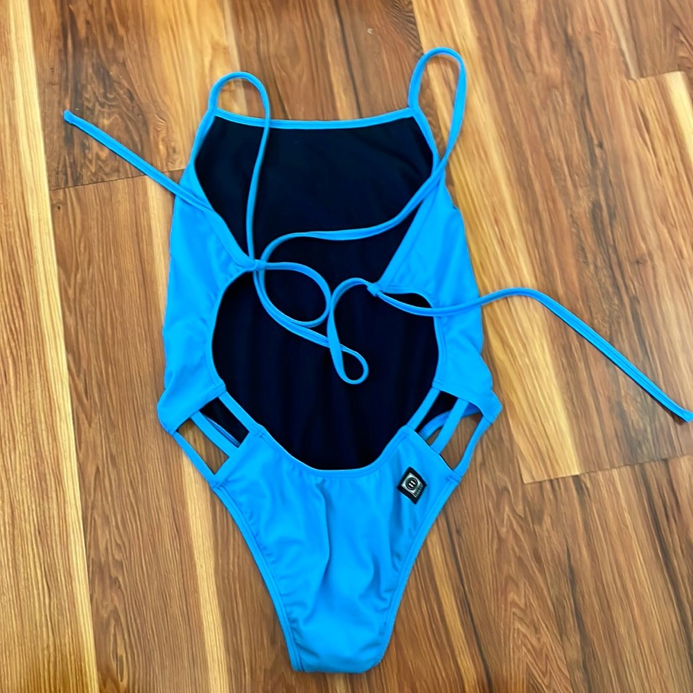 Size 32 Nico one-piece Jolyn